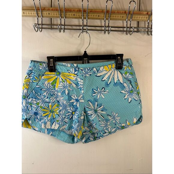 Lily Pulitzer Blue Yellow daisy shorts size 4 - Picture 2 of 10